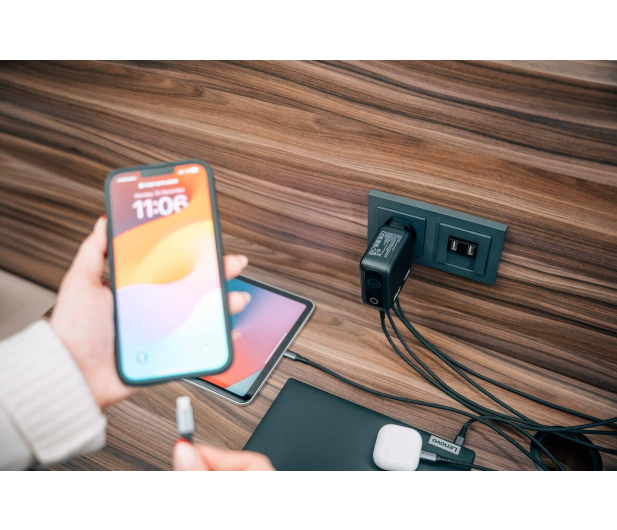 Verbatim Mini GaN Charger 140W with Display - 1484071 - zdjęcie 5